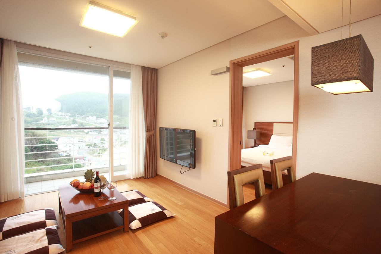 Hotel Riviera Geoje Exterior photo